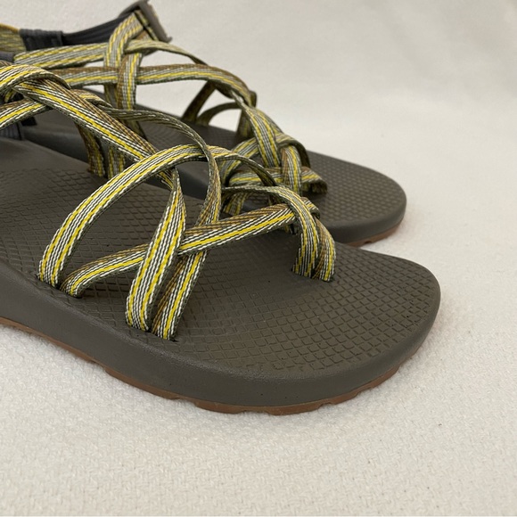 Chaco Zx/2 Classic Outdoor Adjustable Straps Toe Loop Sandal in Gold Size 9 - Picture 4 of 11